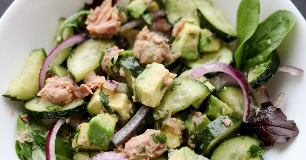 מלפפונים ואבוקדו עם נענע